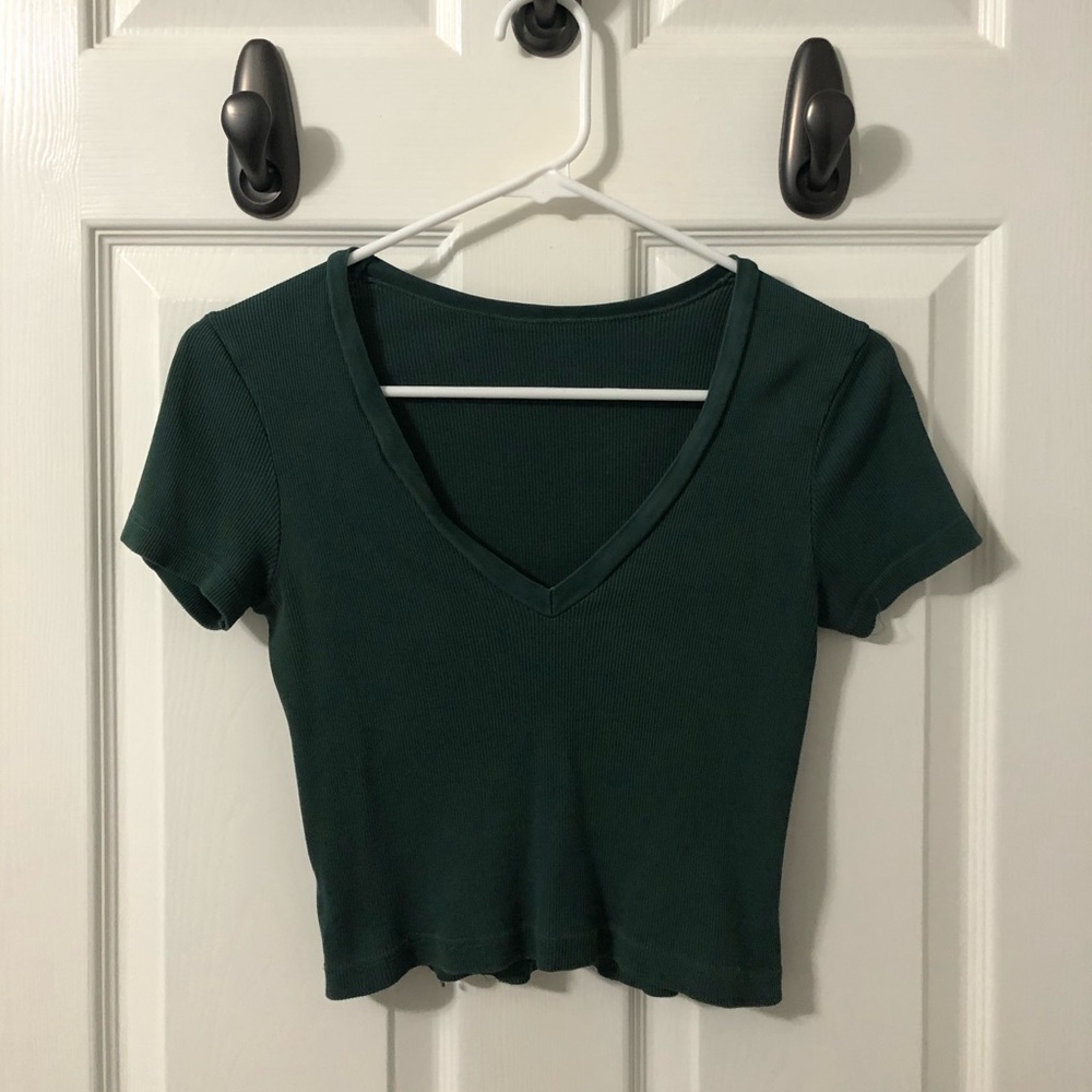 Cute dark green top! Good condition!